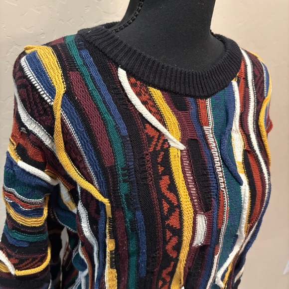 Colorful Knit Patterned Sweater - Picture 5 of 6
